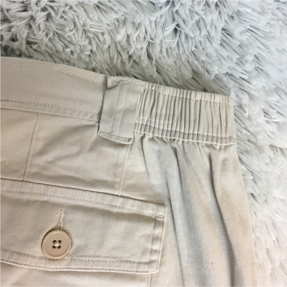 Bobbi Brooks Stretch beige bermuda shorts Woman’s size 2X (20-22) - Picture 10 of 12